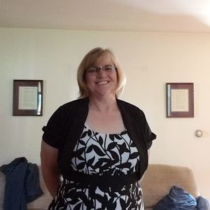 Meet your Posher, Mona